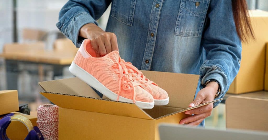 Cómo empacar zapatos para una mudanza